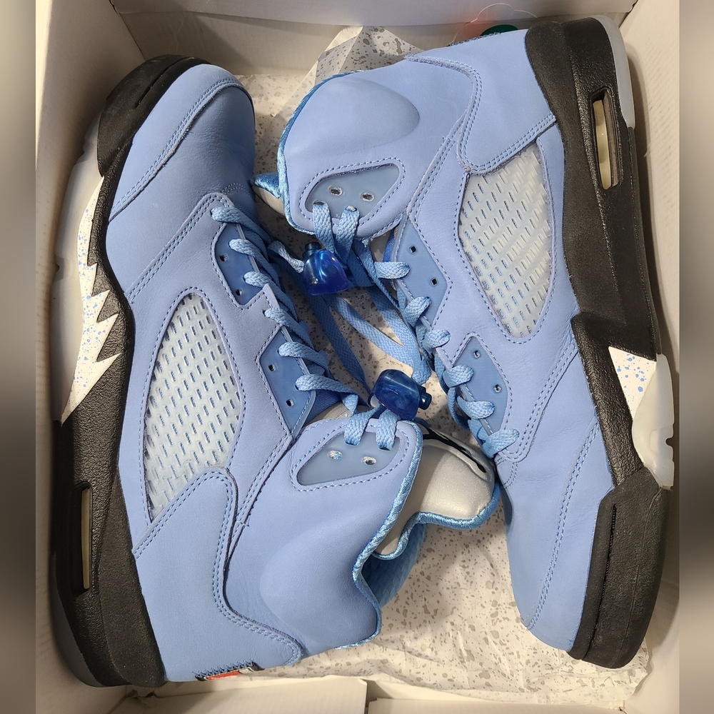 Air Jordan 5 UNC shoes
